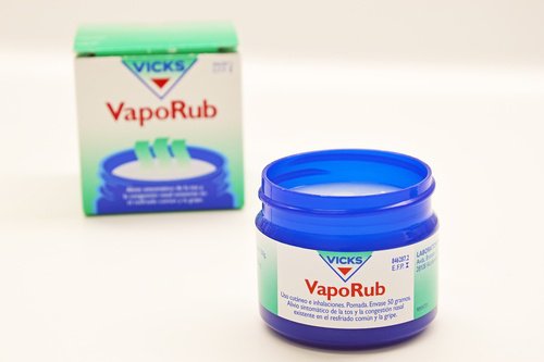 vicks-vaporub