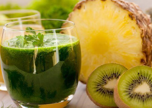 2-ananas-och-kiwi-juice