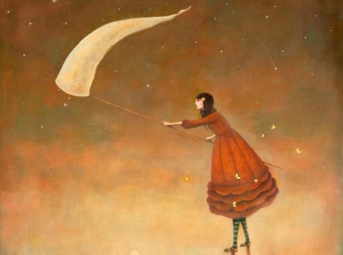 Flicka med bra självförtroende fångar eldflugor i håv