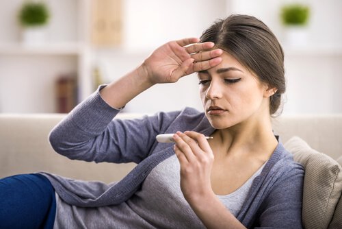 Feber kan vara ett symptom på blindtarmsinflammation