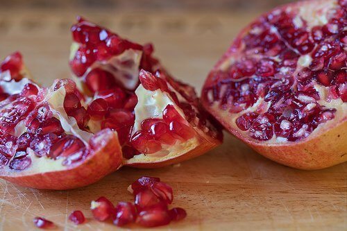 Fördelarna med att äta granatäpplen