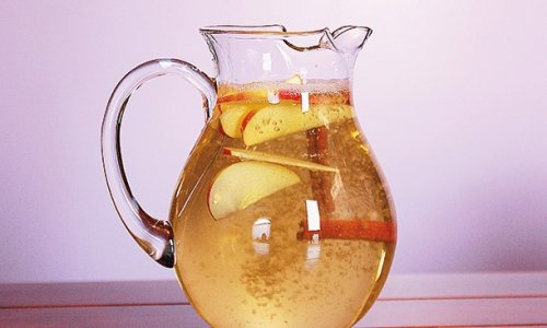 Kanelvatten med äpple och citron: Otroligt hälsosamt!