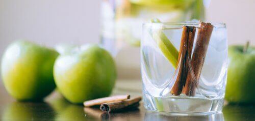 3-green-apple-and-cinnamon