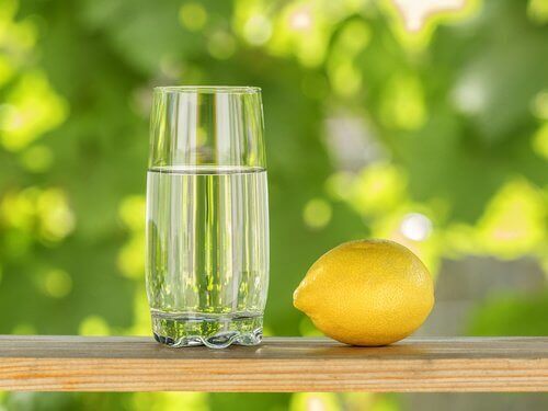 Citroner är ett av de vanligaste livsmedlen för att avgifta kroppen