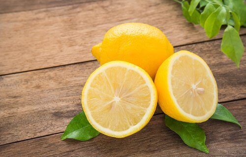 citroner för luktborttagning