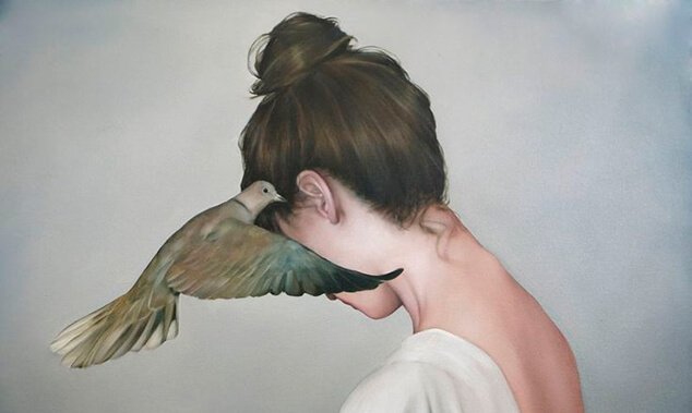 kvinna med fågel