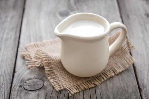 Mjölk kan hjälpa dig få mjukare fötter