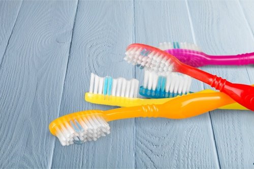 rengör dina tandborstar