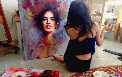 woman-painting