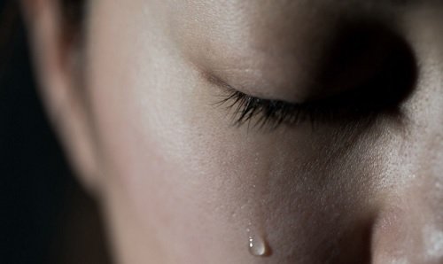 gråtande kvinna