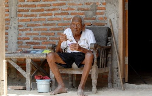 Mbah Gotho – mannen som säger sig vara 145 år