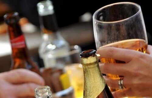 Nedbrytningen av alkohol skapar giftiga biprodukter