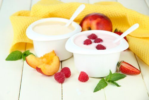frukt och yoghurt