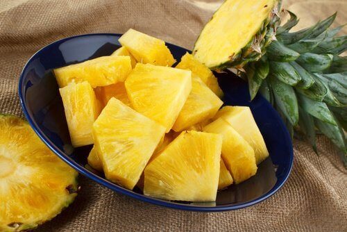ananas-i-skal