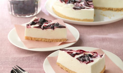 Hur man gör en cheesecake med blåbär