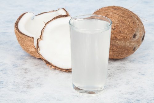 Kokosvatten i glas