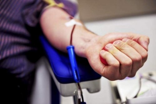 Hur blir man en egentligen en benmärgsdonator?