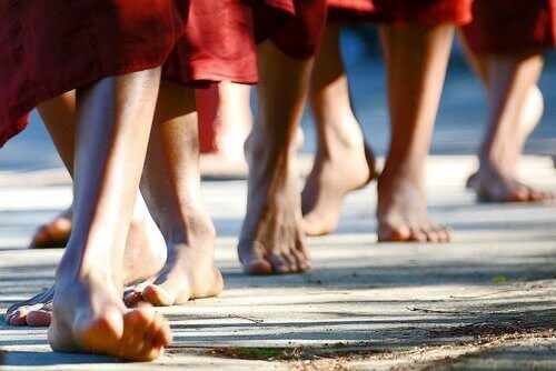 Lär dig att meditera medan du promenerar