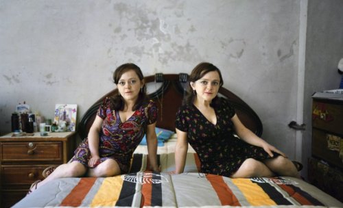 Två kvinnor med Larons syndrom