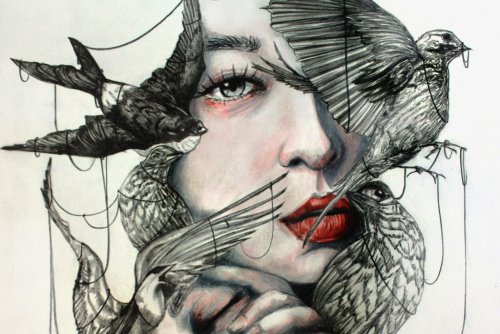 Kvinna bland fåglar