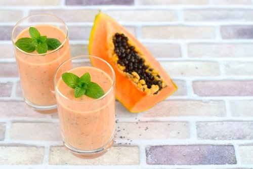 Ananas och papaya hjälper naturligt