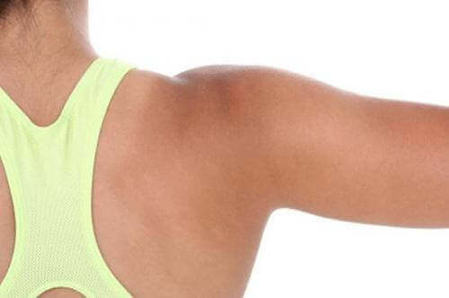 11 övningar som hjälper dig att bli av med axelvärk