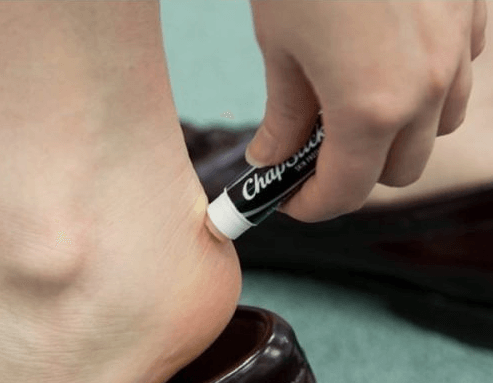 Läppbalsam på hälen