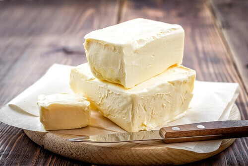 Du kan sänka kolesterolet genom att ersätta margarin