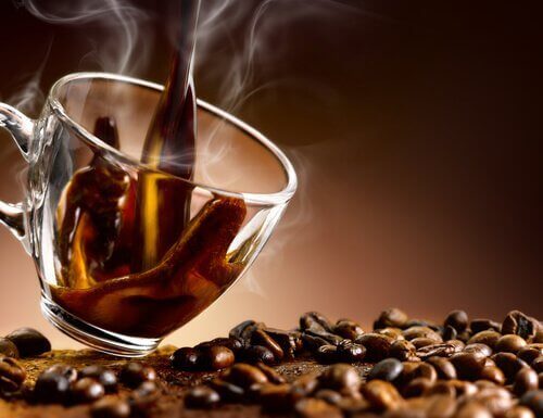 Kaffe kan verka irriterande på dina vävnader