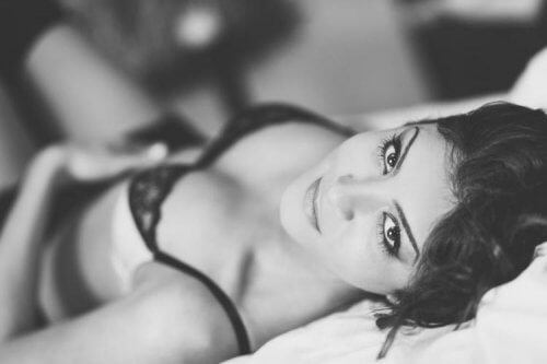 kvinna i underkläder