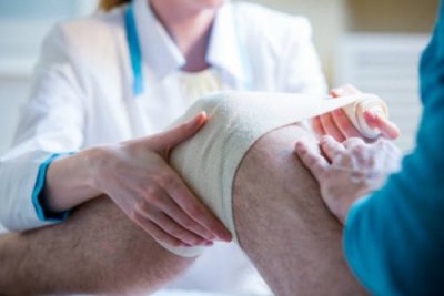 Läkare utvecklar ett “levande bandage” för knän