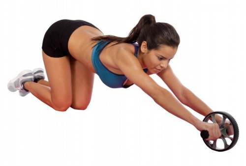 Om du har ett träningshjul är denna aktivitet perfekt för din magrutin.