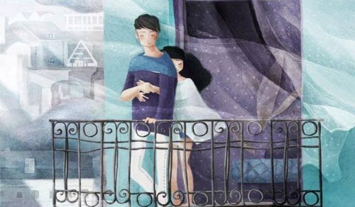 Par kramas på balkong