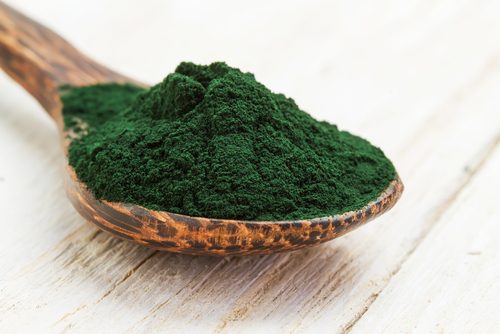 spirulinapulver i sked