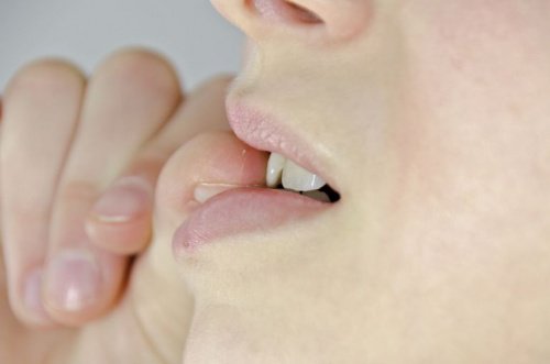 7 hemgjorda lösningar för att inte bita på naglarna