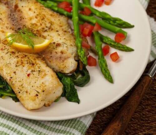 fisk-med-sparris