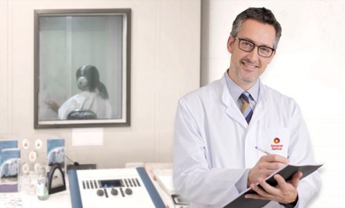 Läkare med patient