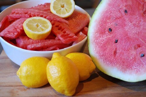 vattenmelon och citroner