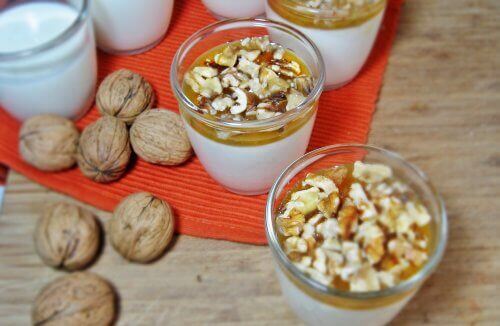 Valnötter med yoghurt