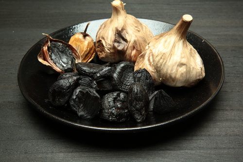 svart vitlök