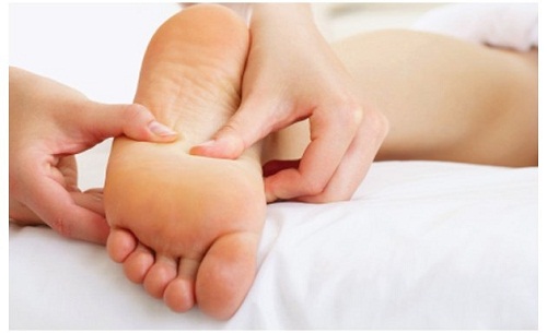 Fotmassage kan behövas om du brukar gå i platta skor