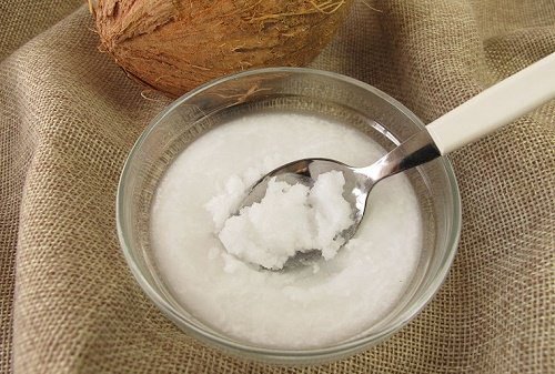 kokosolja i skål