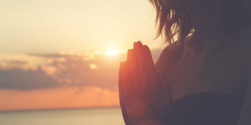 Meditation i solnedgång