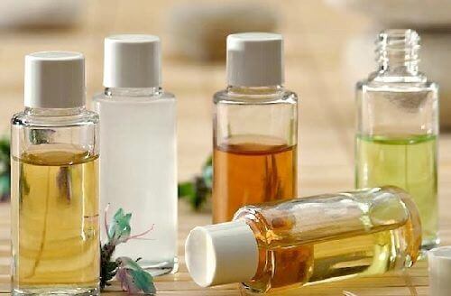 Tvätta ansiktet med naturliga oljor: Vilka du borde använda