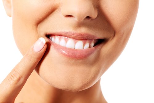 9 naturliga och effektiva sätt att ta hand om tänderna