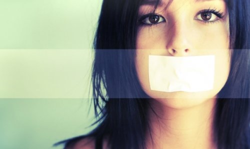 Föräldrars frustration över tonåringar som vägrar prata