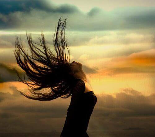 kvinna som funnit nyckeln till lycka