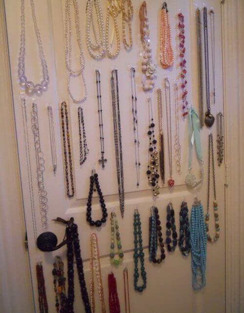 Självhäftande krokar för smycken