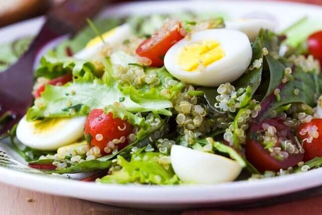 Sallad med ägg