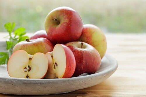 Ät äpplen för att undvika slapphet i kroppsdelarna